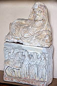 Volterra. La grandiosa serie di urne cinerarie del Museo Etrusco Guarnacci.